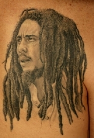男生背部黑灰素描创意抽象人物纹身图片