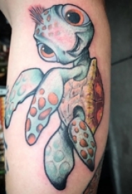 百乐动物纹身 男生小腿上彩色的海龟纹身图片