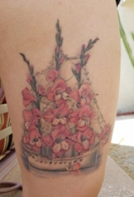 大腿纹身图女 女生大腿上花朵和帆船纹身图片
