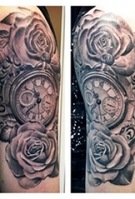 玫瑰纹身钟表 男生手臂上玫瑰纹身钟表图片