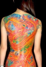 美女满背精彩的凤凰纹身图案