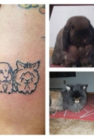 女生大腿上黑色简单线条小动物宠物兔子纹身图片