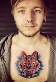 男生胸部彩绘渐变几何简单线条小动物狼纹身图片