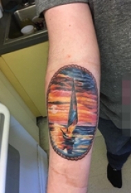 女生手臂上彩绘油画设计海景帆船纹身图片