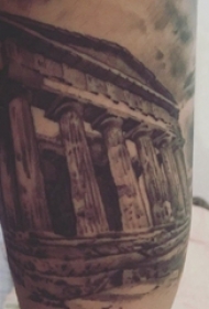 纹身大腿男 男生大腿上黑色的建筑物纹身图片
