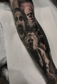 人物花臂纹身图案 男生手臂上黑色的人物花臂纹身图片