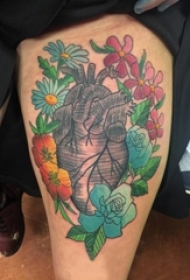 女生大腿上彩绘水彩素描创意文艺唯美花朵心脏纹身图片