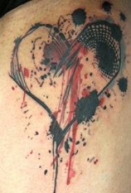 女生大腿上彩绘水彩素描红黑撞色心形纹身图片