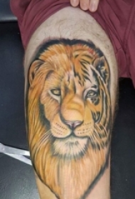 男生大腿上彩绘水彩素描创意霸气狮子头纹身图片