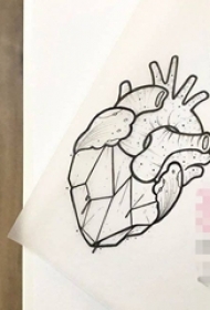 黑色线条素描创意个性心脏纹身手稿