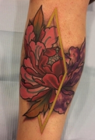 男生手臂上彩绘水彩素描创意文艺唯美花朵纹身图片