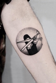 男生手臂上黑灰素描点刺技巧抽象女生人物纹身图片