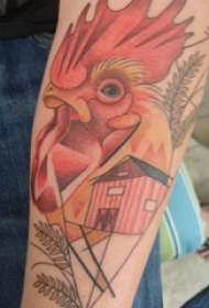 男生手臂上彩绘渐变点刺几何线条建筑和小动物公鸡纹身图片