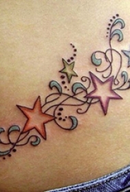 女生侧腰上彩绘水彩创意星星文艺纹身图片