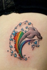 可爱七彩海豚大腿纹身图案