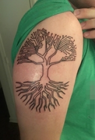 手臂上黑白灰风格抽象线条植物素材生命树纹身图片