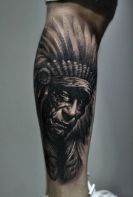 小腿印第安老人肖像写实纹身图案
