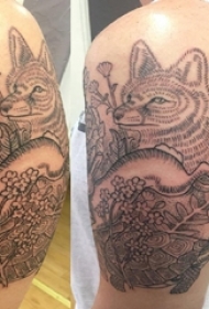 男生手臂上黑灰素描点刺技巧创意狐狸纹身图片