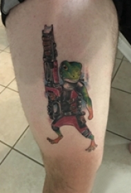 百乐动物纹身 男生大腿上彩色的青蛙纹身图片
