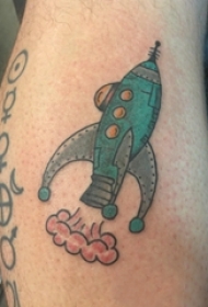 纹身卡通  男生小腿上彩色的火箭纹身图片