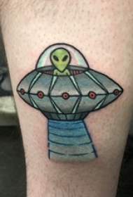 外星人纹身 男生小腿上飞碟和外星人纹身图片