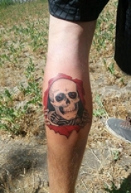 纹身骷髅头 男生小腿上骷髅纹身图案
