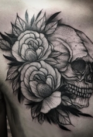 纹身胸部男 男生胸部花朵和骷髅纹身图片
