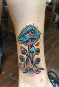 欧美小腿纹身 男生小腿上蘑菇和眼睛纹身图片