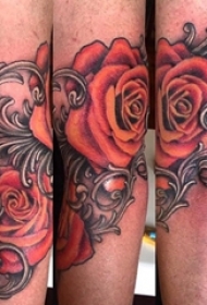 欧美玫瑰纹身 男生手臂上花朵纹身图片