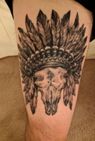 印第安酋长纹身 男生大腿上黑色的印第安纹身图片
