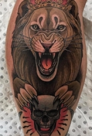 狮子王纹身 男生小腿上骷髅和狮子纹身图片