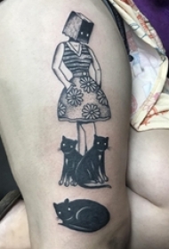 纹身黑色 女生大腿上猫咪和人物纹身图片