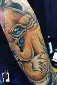 章鱼纹身图案 男生手臂上彩绘纹身章鱼纹身图案