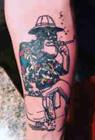 动漫人物的纹身 男生手臂上彩色的卡通人物纹身图片