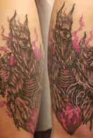 地狱三头犬纹身 男生大臂上彩色的地狱三头犬纹身图片
