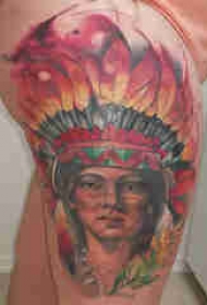 大腿纹身传统 女生大腿上彩色的印第安人纹身图片