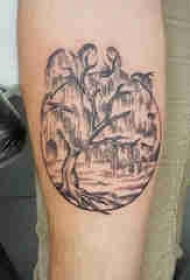 手臂纹身素材 男生手臂上圆形和树纹身图片