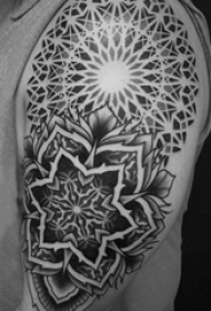 梵花纹身 男生手臂上简单线条纹身梵花纹身图片