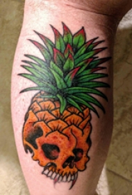 骷髅纹身 男生小腿上菠萝和骷髅纹身图片