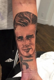 人物肖像纹身 男生手臂上人物纹身图片