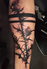 欧美玫瑰纹身 女生手臂上玫瑰纹身图片