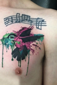 纹身胸部男 男生胸部音符和小鸟纹身图片