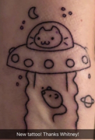 手臂纹身素材 男生手臂上小动物和飞碟纹身图片