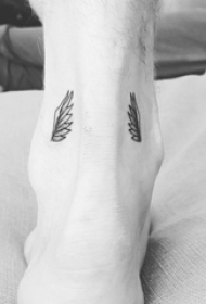天使翅膀纹身素材 男生脚踝上天使翅膀纹身图案
