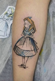 纹身卡通 女生手臂上彩色的卡通人物纹身图片