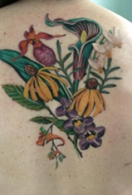 植物纹身 女生背部植物纹身图片