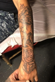 女生人物纹身图案 女生手臂上人物纹身图片