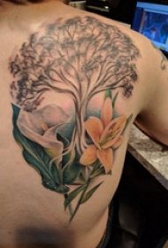 植物纹身 男生背部植物纹身图片