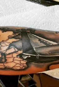 飞机纹身 男生手臂上飞机纹身图片