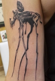 百乐动物纹身 女生手臂上创意的大象纹身图片